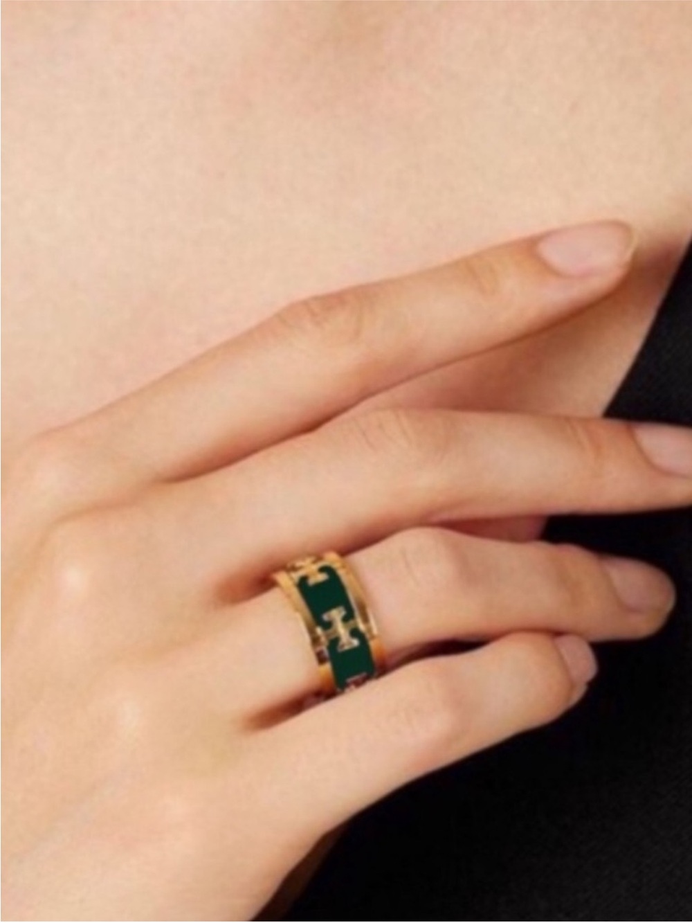 Tory Burch
Tory Burch NWT Ring, Size 7
$69 $150